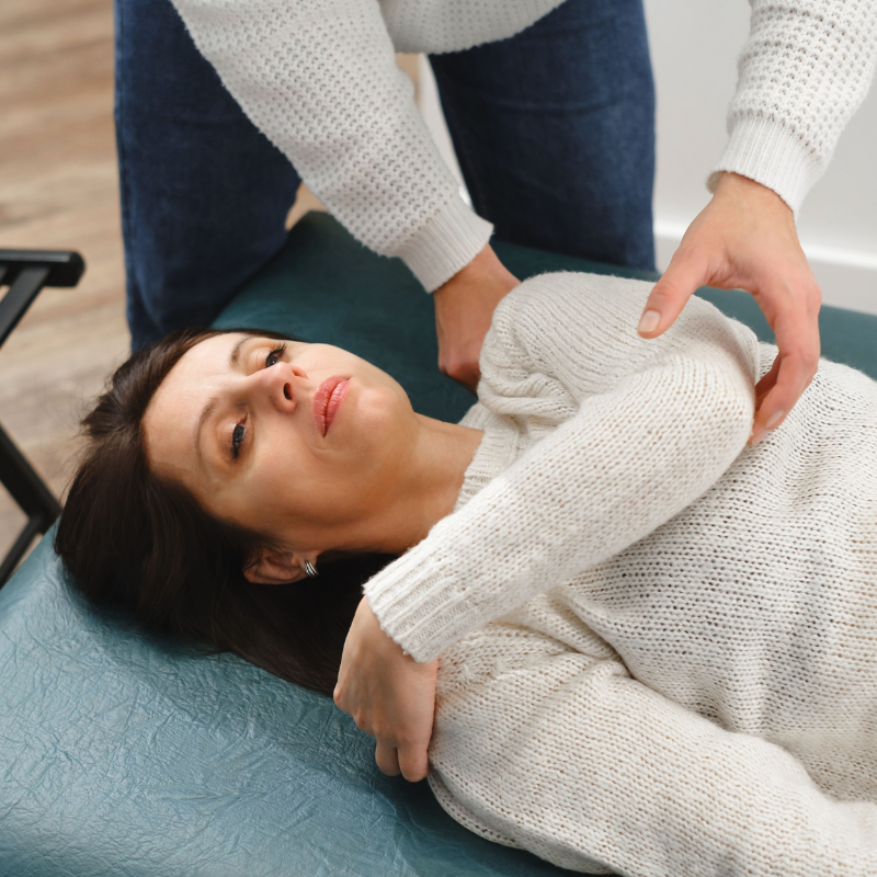 la méthode pour préparer la séance d'ostéopathie pour une douleur à l'épaule